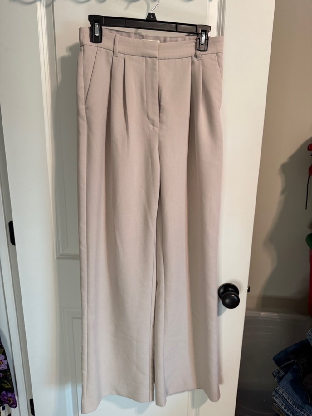 Abercrombie & Fitch Neutral Beige Wide-Leg Pleated Trousers